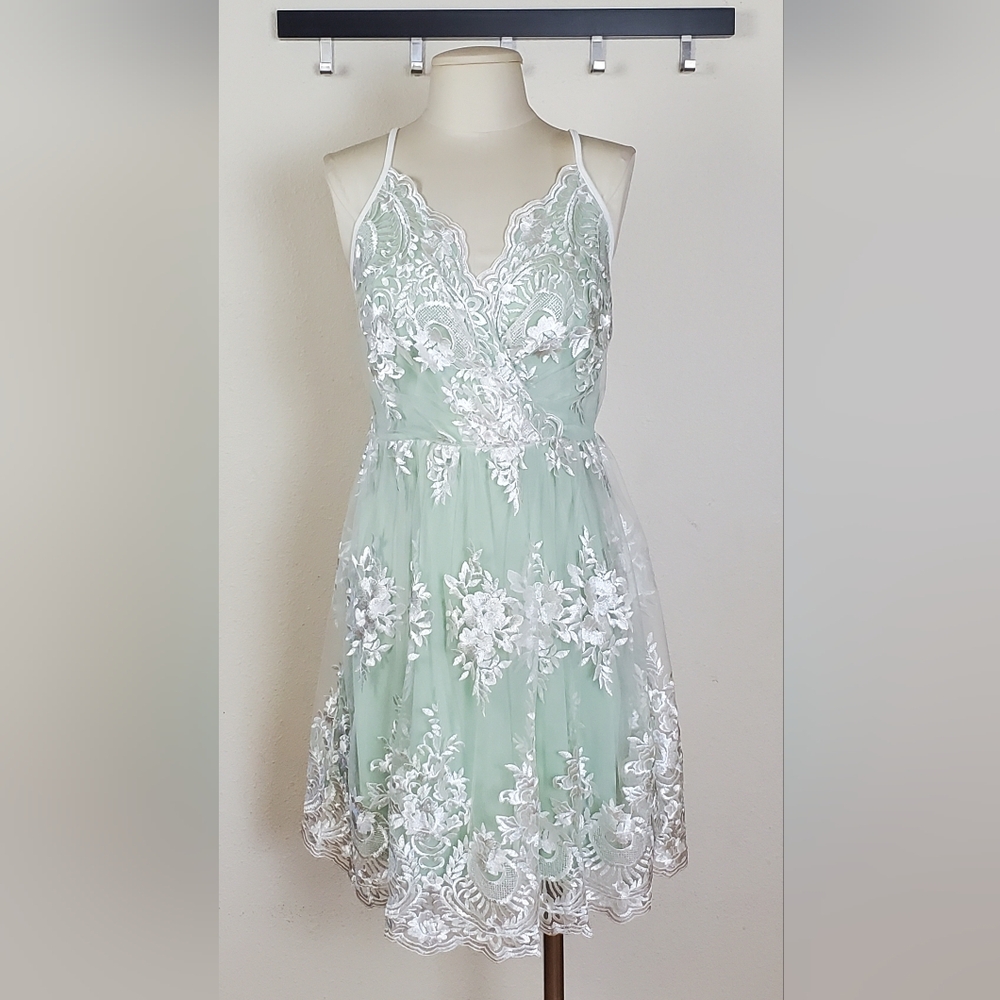 Elegant Mint Green Lace Dress • XL •